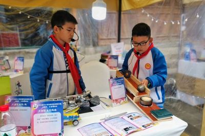 小學(xué)文化點(diǎn)亮創(chuàng)業(yè)路 從傳統(tǒng)手藝到現(xiàn)代科技的文化轉(zhuǎn)型之旅