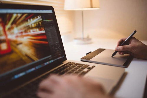計(jì)算機(jī)平面設(shè)計(jì)專(zhuān)業(yè) 學(xué)了 c 位出道不是夢(mèng) 甘肅省廣播電視中等專(zhuān)業(yè)學(xué)校 蘭商校區(qū) 歡迎您